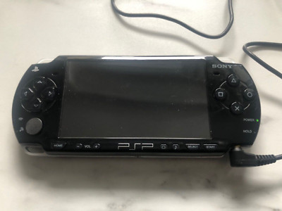 PSP Konsole 2004 slim & lite schwarz Playstation Portable Handheld ohne zubehör