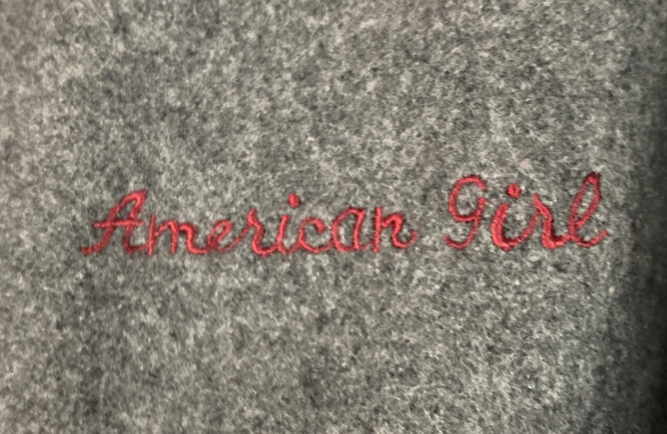 Chaqueta Universitaria American Girl Logo Bordado Gris Negro Mezcla Lana Niños MEDIANA Foto 2 de 4