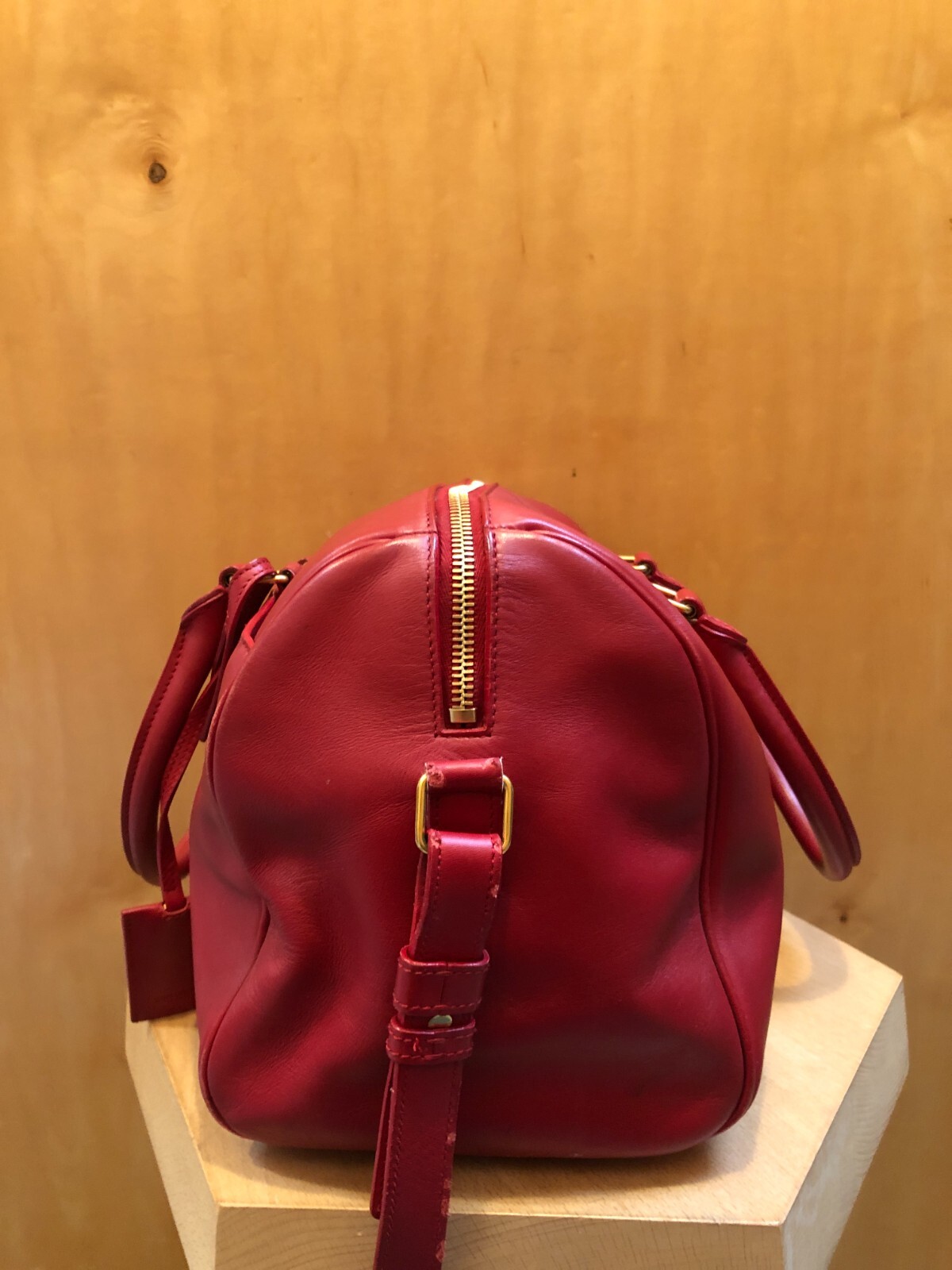 Borsa a tracolla SAINT LAURENT triangolo borsone rossetto pelle rossa