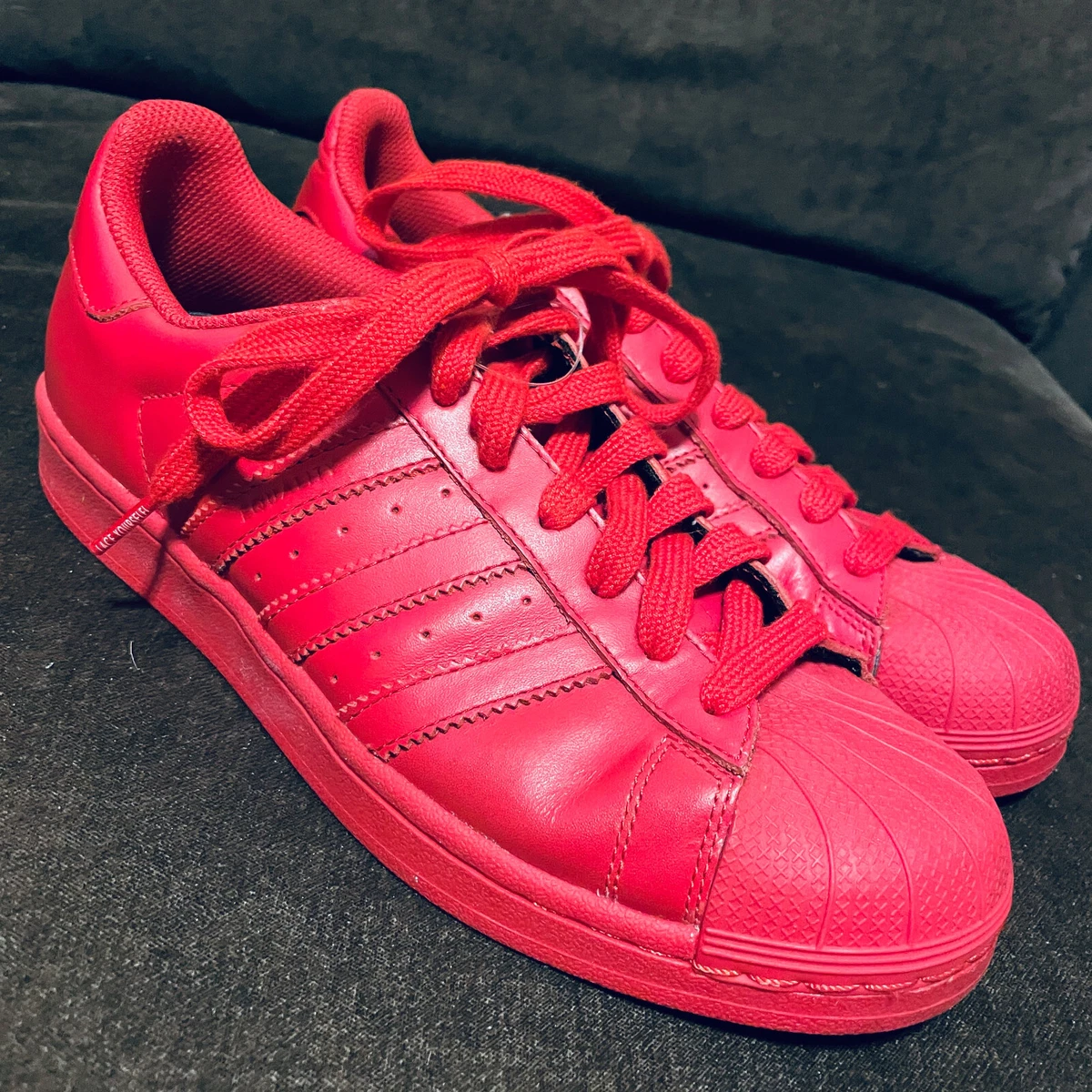 Pharrell red hotsell adidas