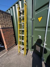 8 Tread Fibreglass Ladders - Double Extension