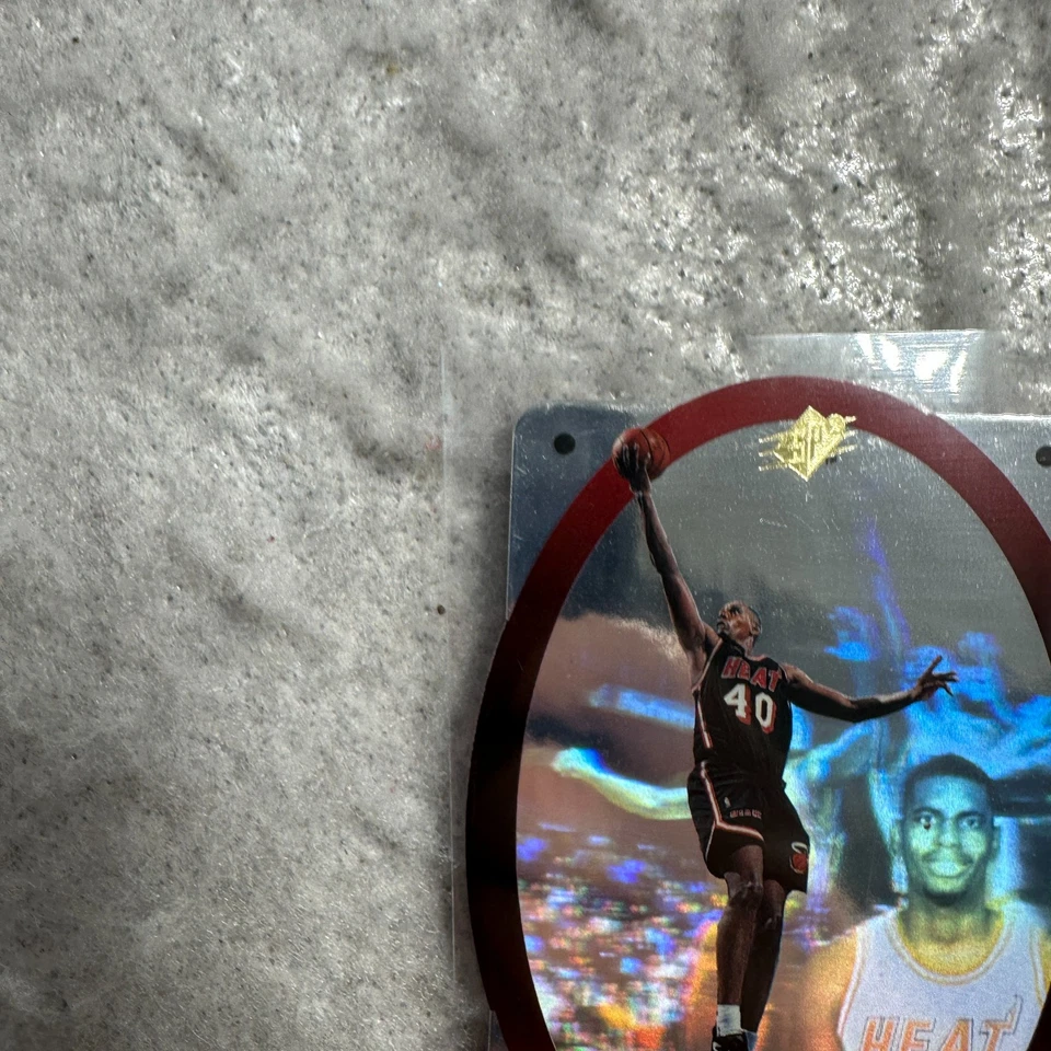 Tarjeta de baloncesto troquelada SPx 1996 Kurt Thomas #22 Miami Heat Foto 3 de 4