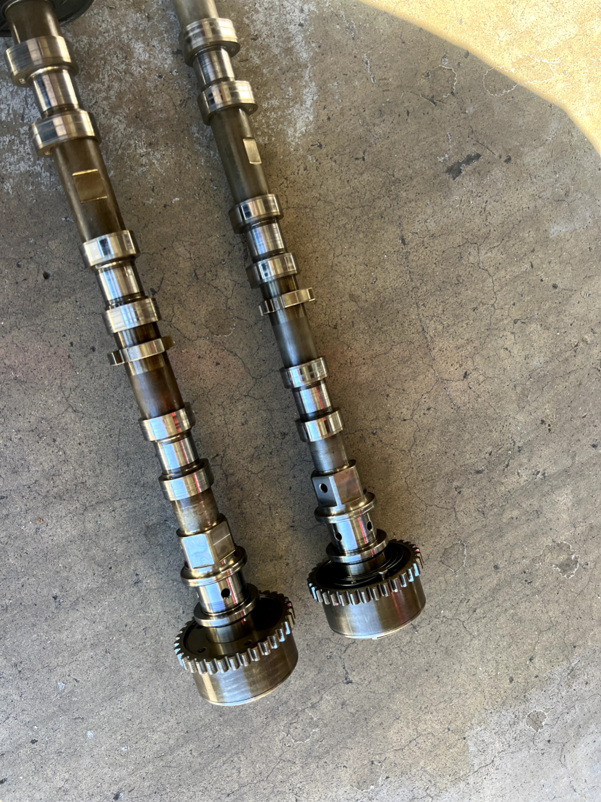 14-2019 maserati ghibli  LEVANTE 3.0l v6 LEFT side INTAKE EXH  camshaft