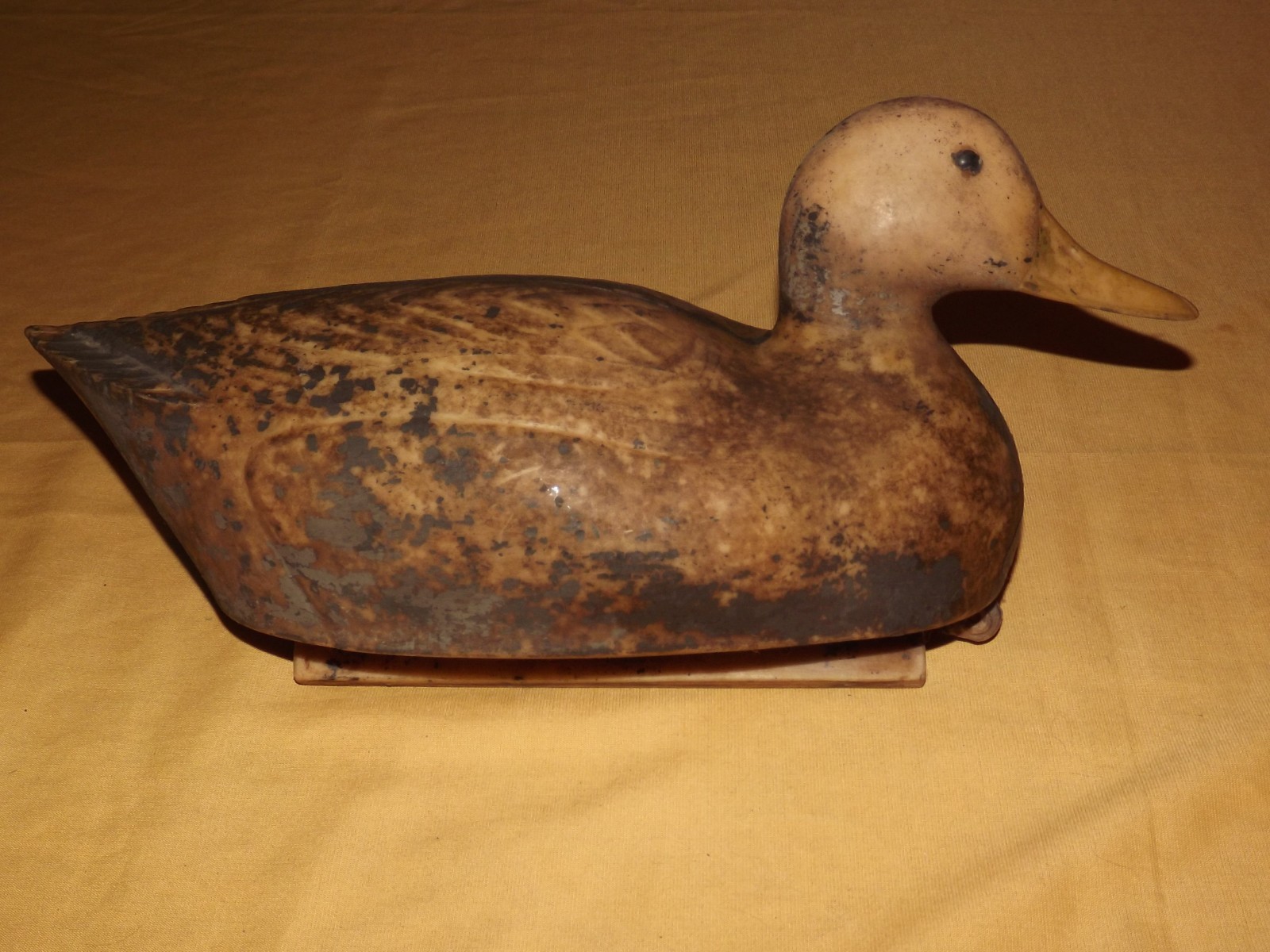 VINTAGE NEUMANN & BENNETTS PLASTI-DUK INFLATABLE RUBBER DECOY
