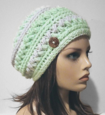 handmade crochet womans button hat beanie catan green puffs new