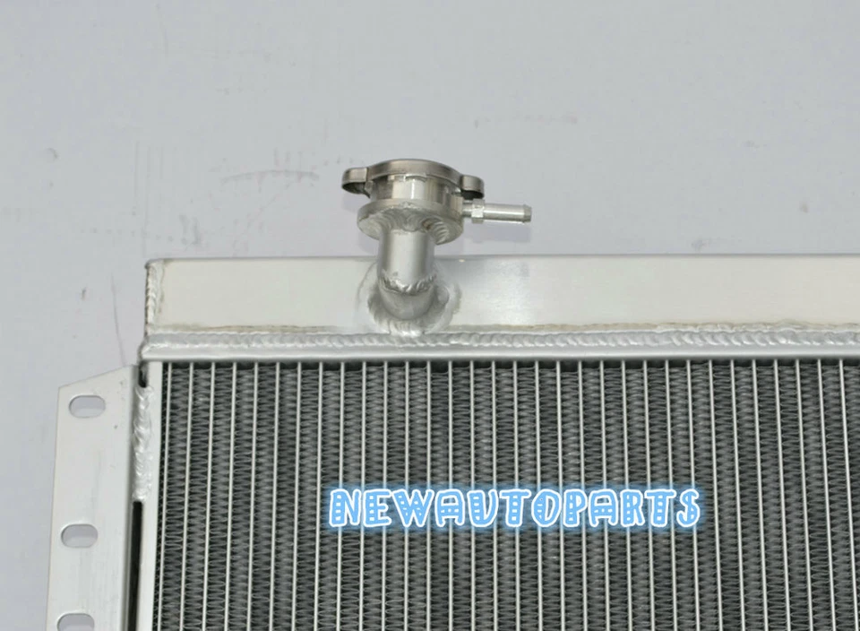 Radiador completo de aluminio de 3 filas para Toyota Landcruiser 42 BJ40 BJ42 Land Cruiser Foto 4 de 4