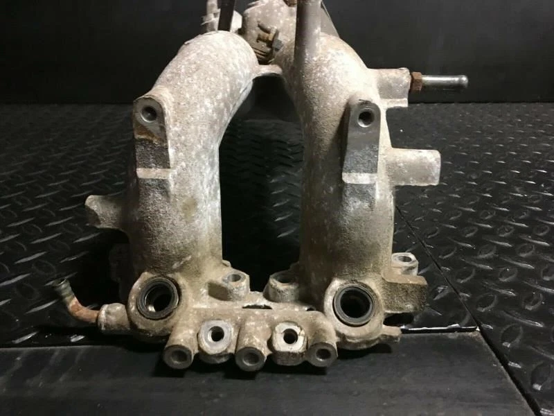 Subaru Outback Legacy 2001 colector de admisión Foto 3 de 4