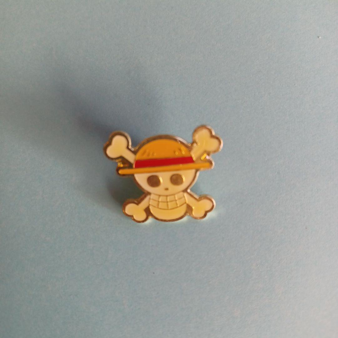 One Piece Pin Badge Set of 4 - Luffy, Zoro, Nami - 2002