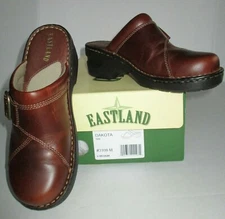Womens Eastland Dakota Chestnut Brown Slip-On Buckle Clog Size 6M NEW 