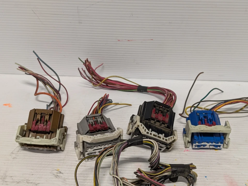 Dodge Ram 1500 2500 3500 2006 arnés de cableado enchufe solo coleta (coincide 56049888) Foto 3 de 4