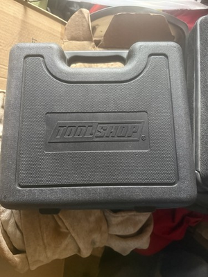 #ad Campbell Hausfeld CHN101 Brad Nail Gun 1 1 4quot; with Case amp; Accessories $30.00