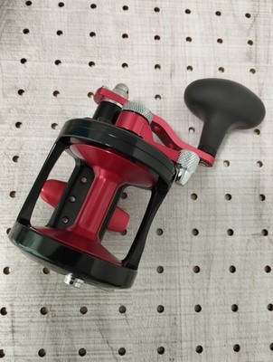 AVET MXL 5.8-MC Right-Hand Reel, Excellent Condition