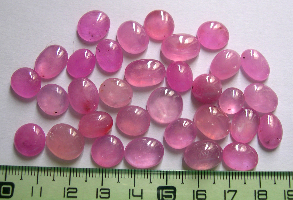Rubis rose cabochon naturel 180 carats, cadeau idéal pour passionné de gemmes
