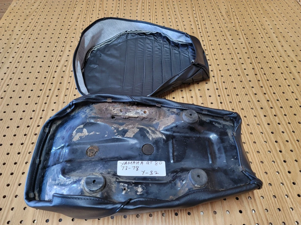 FUNDA ASIENTO YAMAHA GT80 DT80 MX80 MODELO 1973 A 1983 (NEGRO) [Y-32] Foto 3 de 4