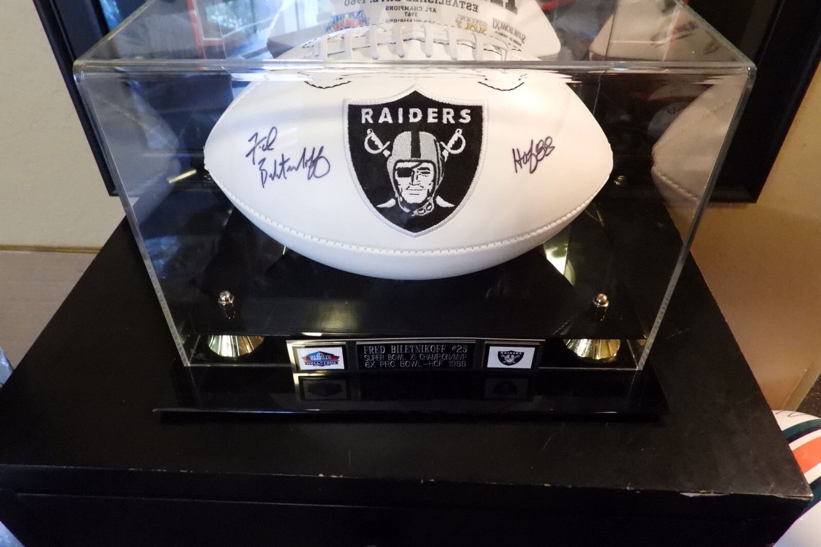 Picture 1 of 14