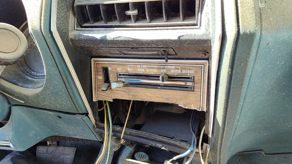 75 Cutlass Supreme Temperature Control Module Dash Heater Ac Head 2 Door Coupe - Image 4 of 4