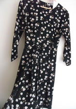 Ladies black & white daisy print summer dress tie belt size 10 Peacocks Holiday