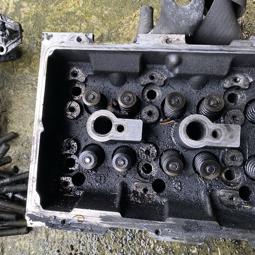 Mercedes Benz 3.2 CDI W211 Diesel OM648  Engien Head Cylinder Head A6130101420 - Picture 5 of 13