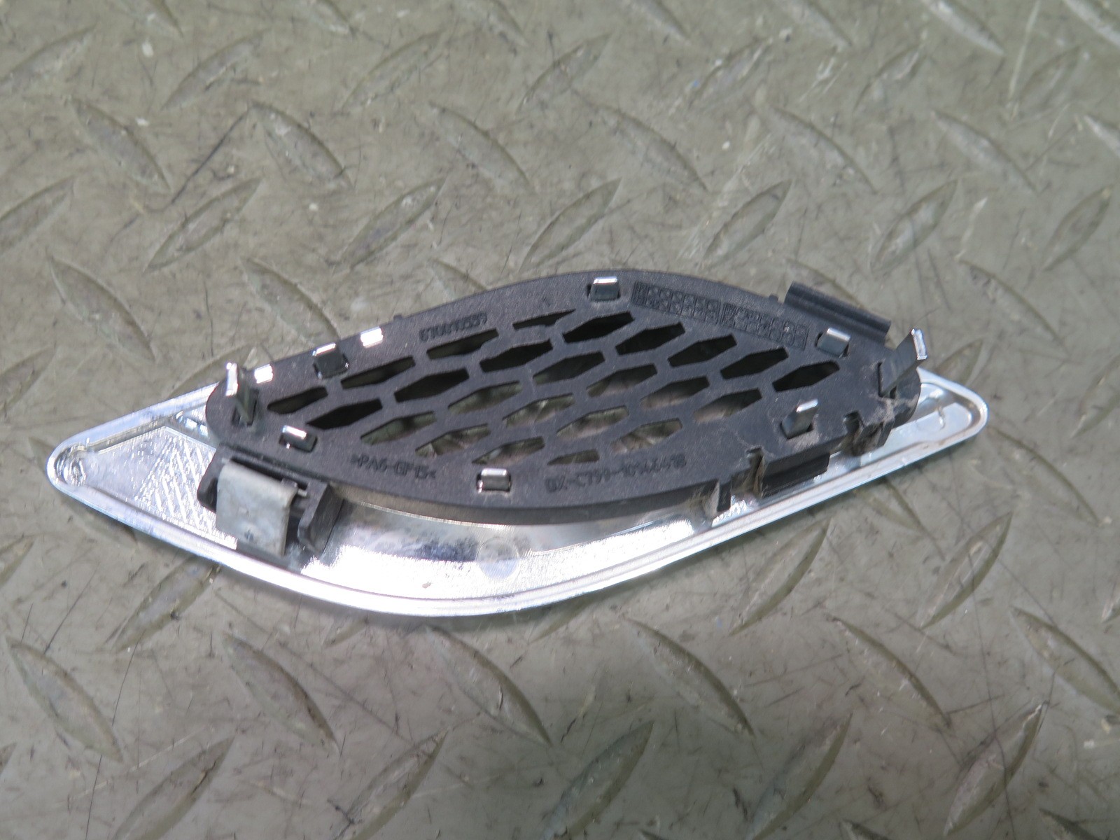 Maserati Quattroporte 2014-2021 Front Right Fender grilles Set