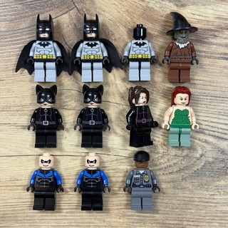 Lotto minifigure LEGO Batman 2006 con Batman Nightwing Spaventapasseri Catwoman