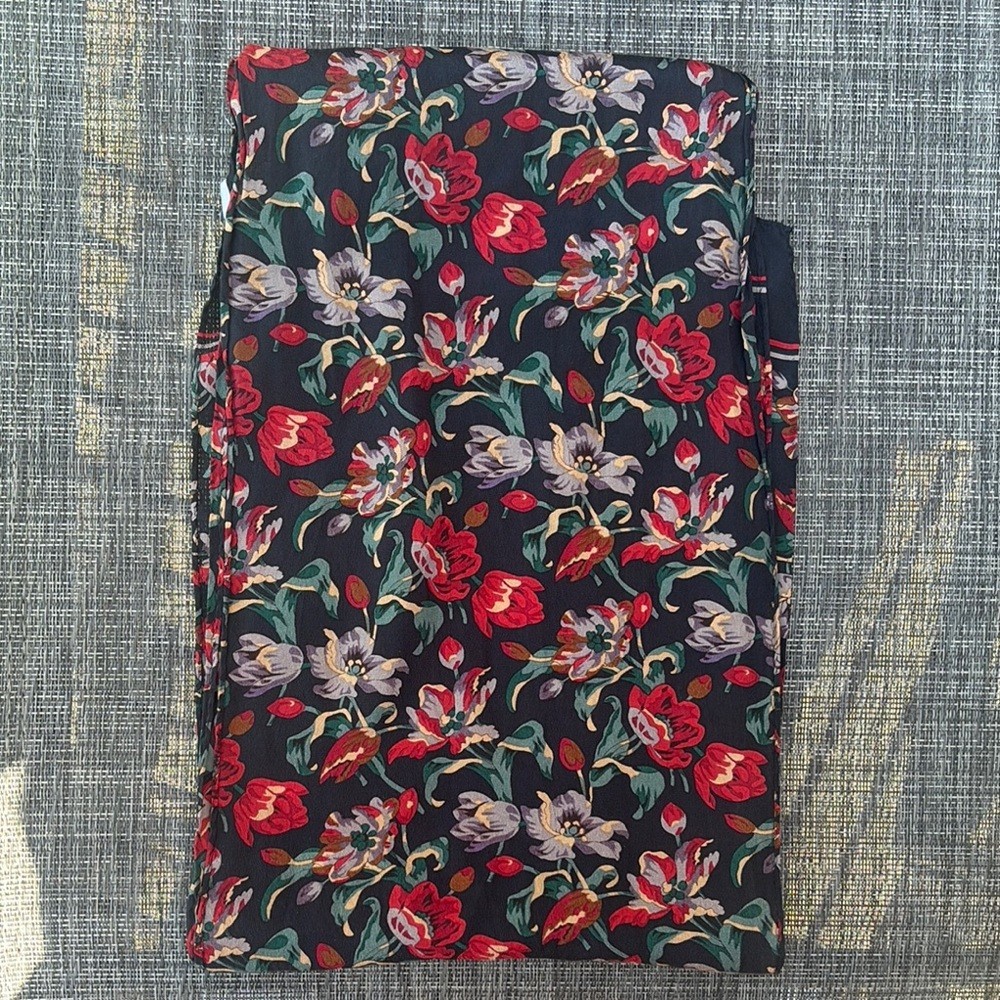 Vintage Club 7 Echo Black Floral 100% Silk Scarf