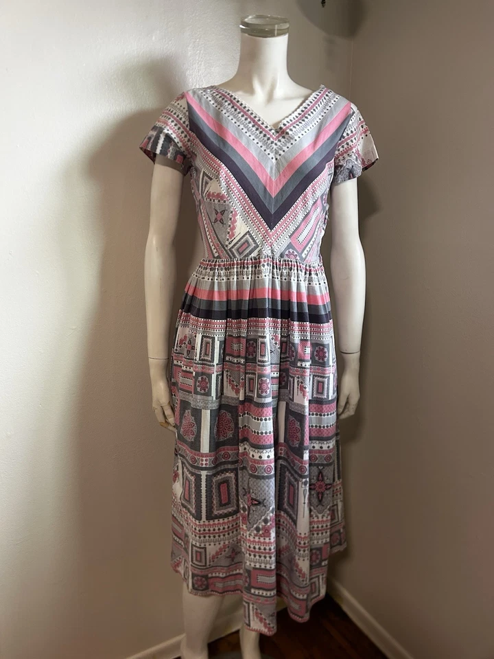 Vestido camisero rockabilly vintage Chevron rosa gris patrón rayas años 50 Foto 2 de 4