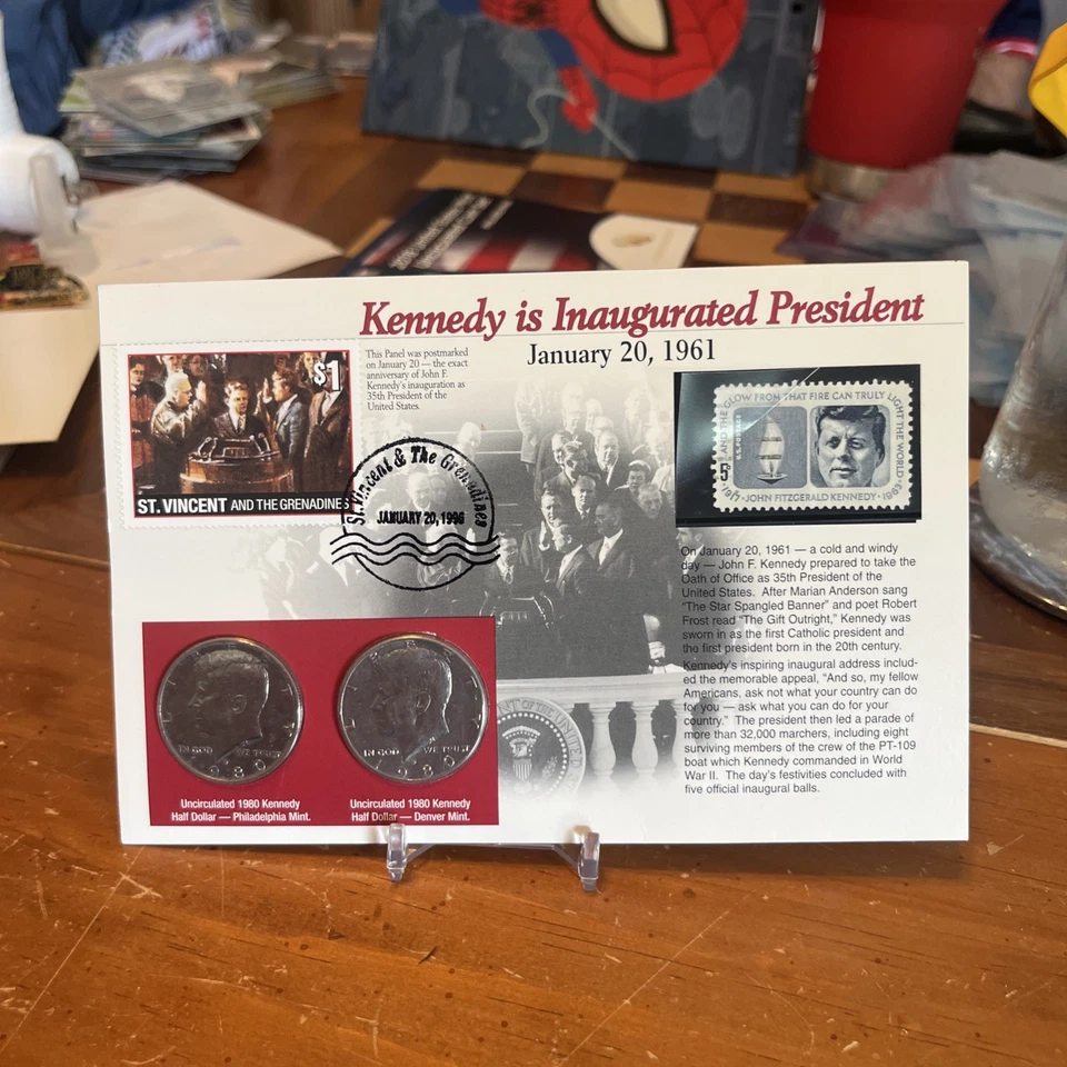 Juegos de monedas y estampillas de San Vicente y las Granadinas JFK (8 juegos) Foto 4 de 4