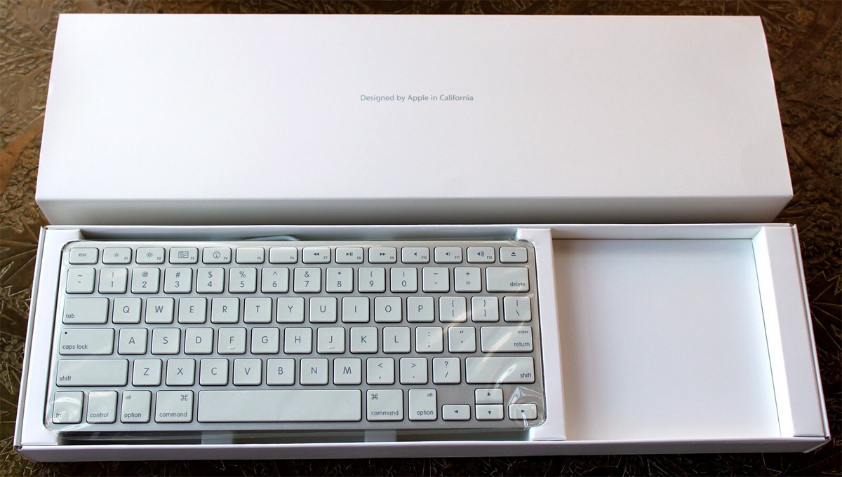 NEW Smallest and Most Compact USB Wired Apple Mac Keyboard Model