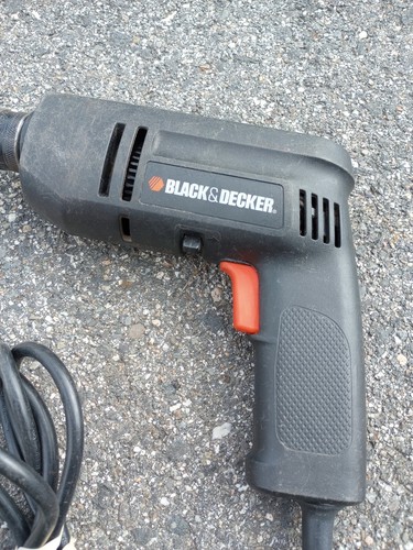 BLACK & DECKER 7152 TYPE 2 CORDED REVERSIBLE DRILL 3/8" - Picture 2 of 11