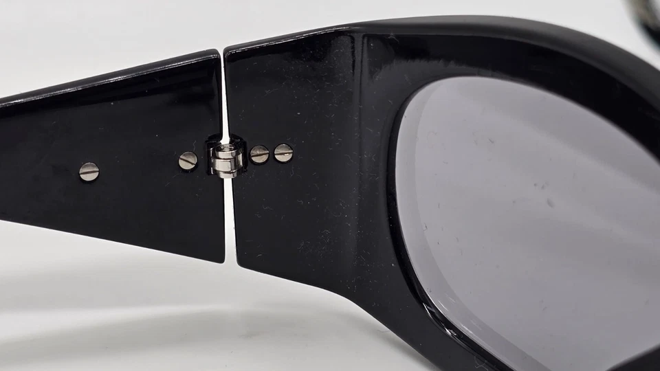 Givenchy black sunglasses gv40033U Square with Gray Lens - Image 4 of 4