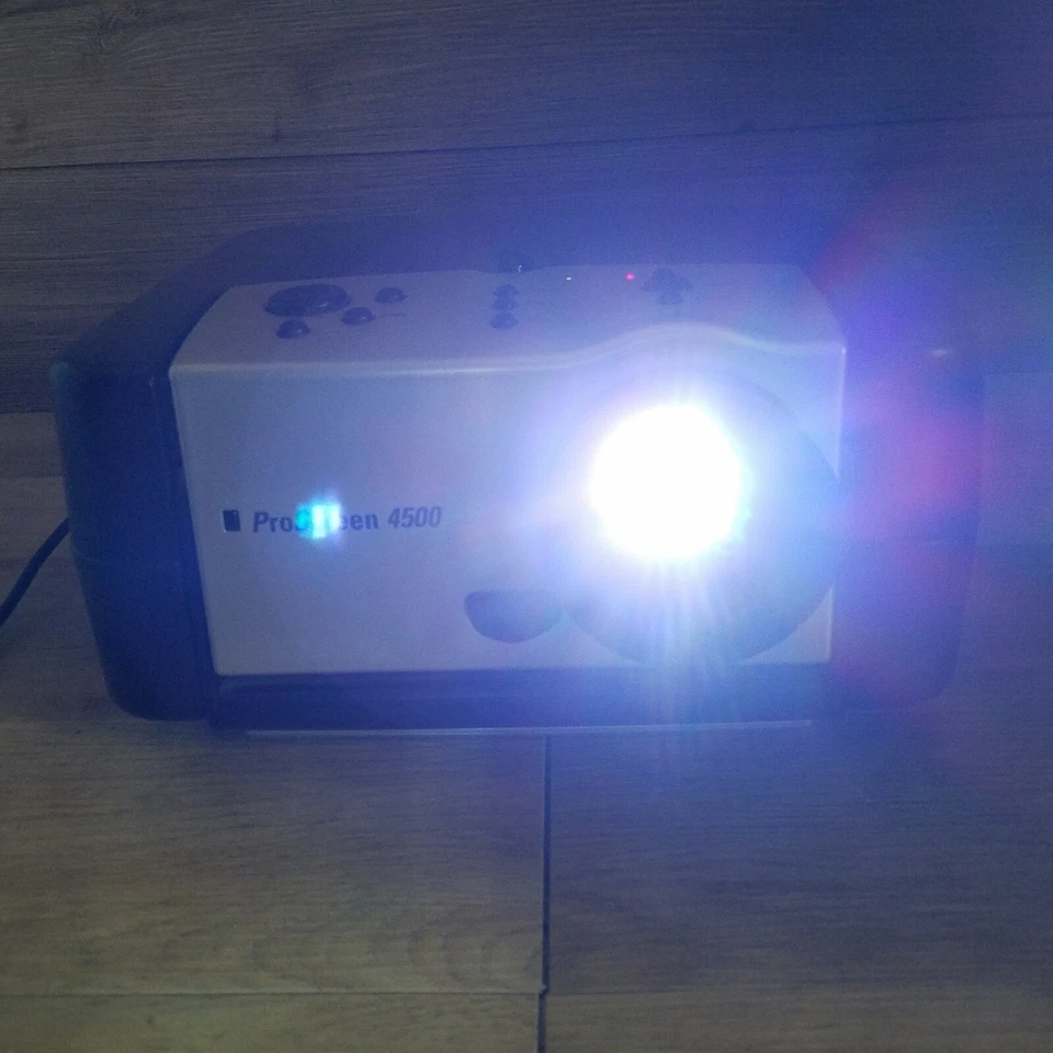 ГОТОВО! Philips ProScreen 4500 VGA проектор для конференц-зала технология 3LCD - Изображение 2 из 4