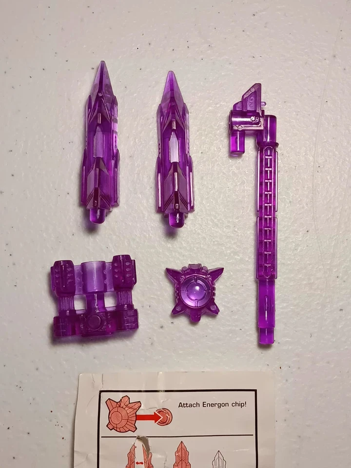 Omega Energon Spear Purple Transformers Botcon OTFCC 2004 Complete Attendee  - Image 2 of 4