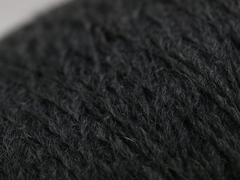 B06 (96€/kg) 250g SOFT ANGORA / KASCHMIR GRAU-ANTHRAZIT (7) Zwirn Wolle Strick - Bild 4 von 4