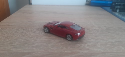 Aston Martin V12 Vantage (1/64) Brown/Black - Welly - No52303 - Imagen 2 de 7