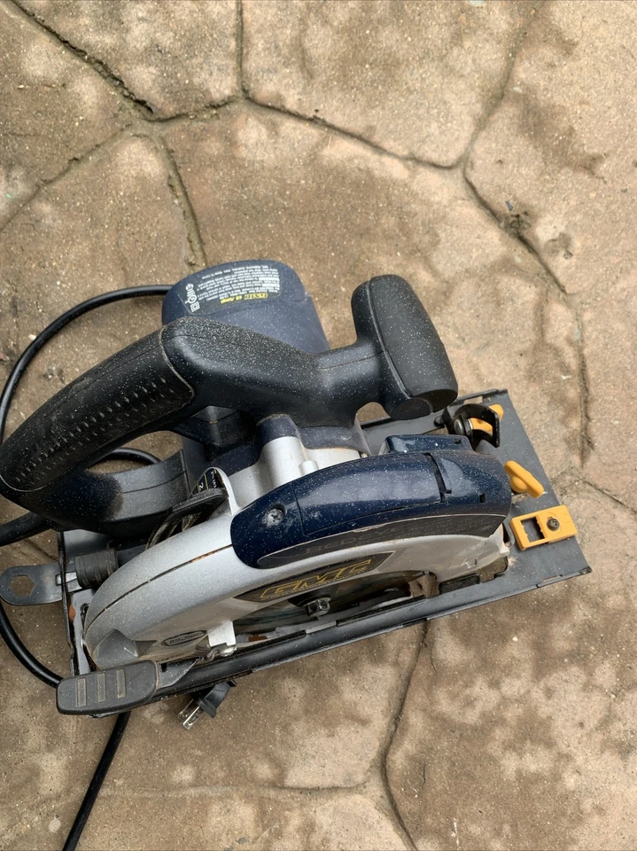 GMC R13UL 7-1/4" Red Eye Laser Guided Circular Saw 13 Amp - Image 2 of 4