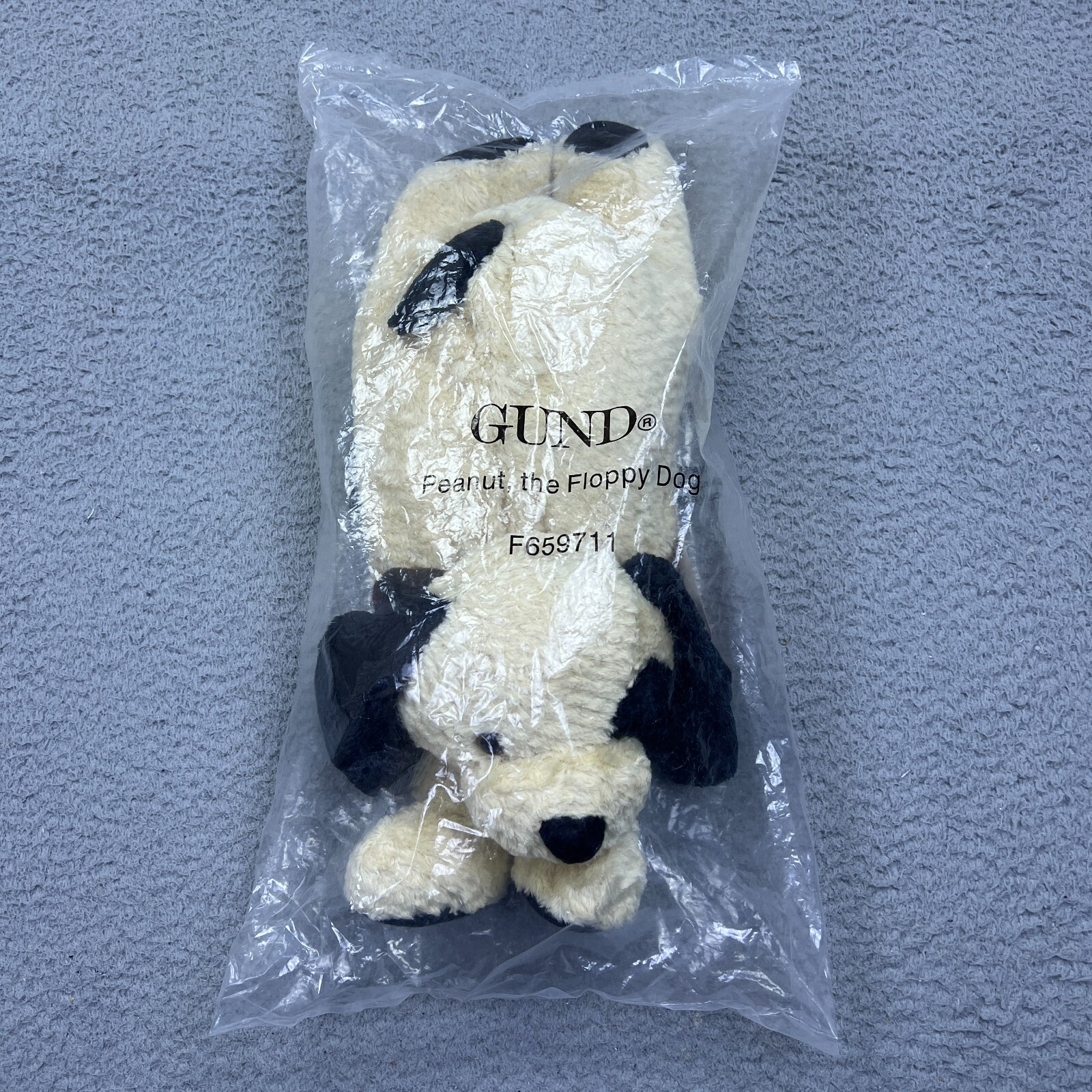 New Vintage 2002 Gund Peanut the Floppy Dog 18