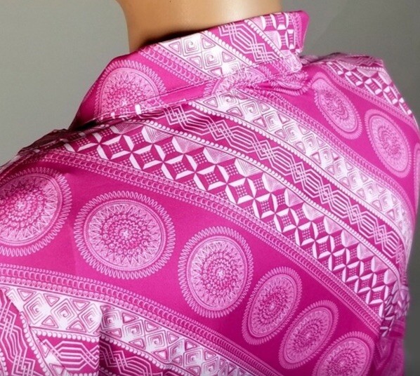 San Soleil Sun Shirt - Pink & White Geometric Design- Small - EUC