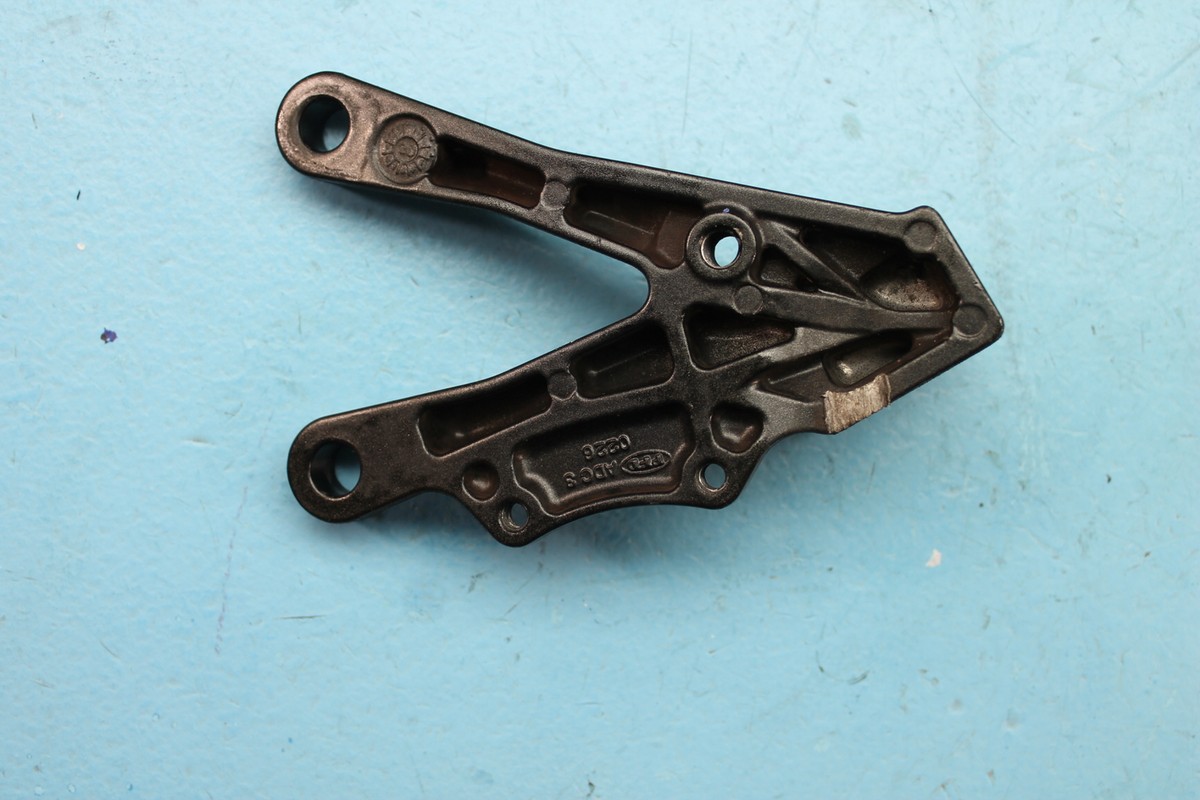 982 06-07 KAWASAKI NINJA ZX10R LEFT REARSET FOOTREST FOOT PEG REST