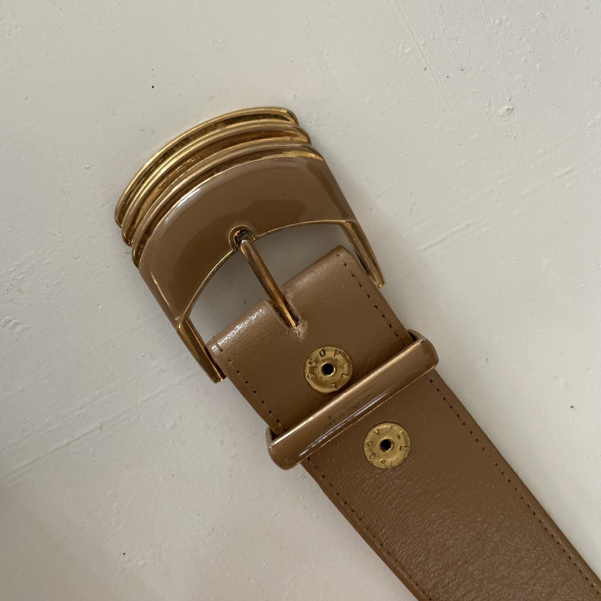 Vintage St John Belt Beige 4312 Gold rippled buckle | eBay display picture 1