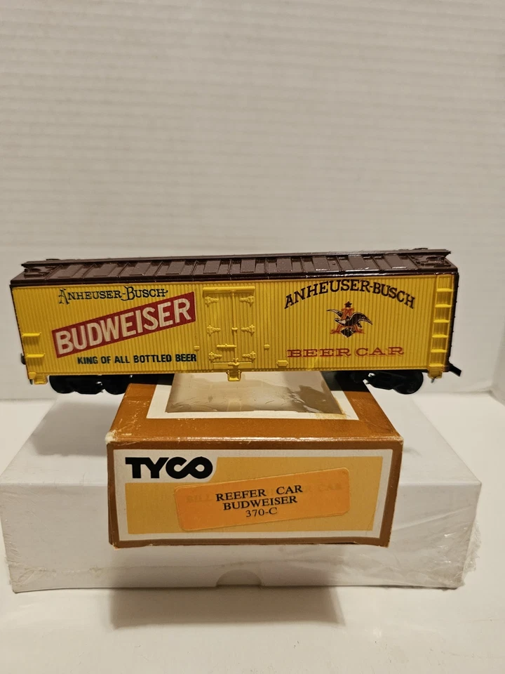 3 VTG Tyco HO Budweiser, Miller, Hires  Advertising Reefer Cars - Image 4 of 4