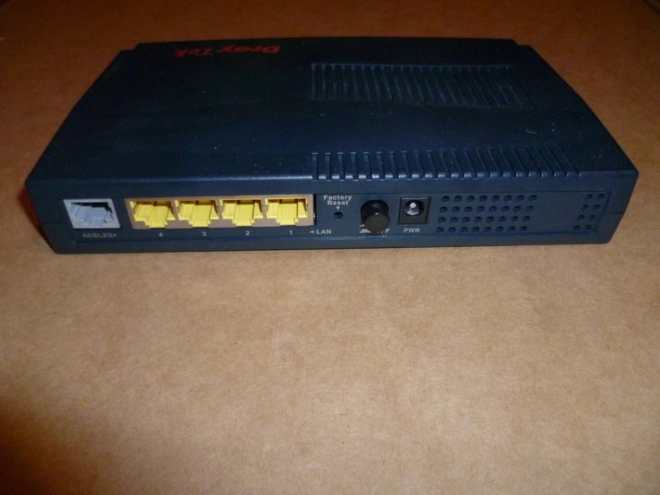 ADSL2+ Firewall Ethernet router DrayTek Vigor 2700e Annex B (with AC and cables) - Bild 2 von 4