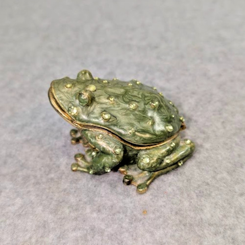 Large Trinket Box Frog Jeweled Enameled Heavy Paperweight Magnetic Closure 