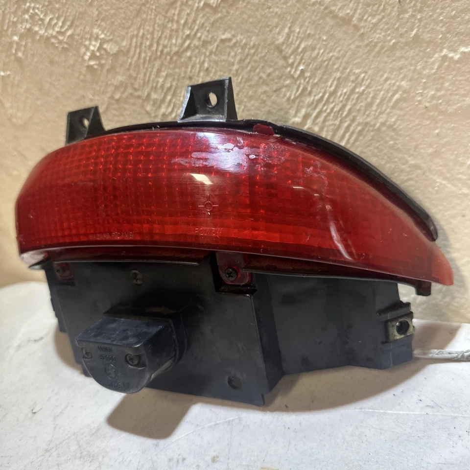 Luz de freno trasera Kymco Kb 50 1995 1998 1999 2001 Foto 3 de 4