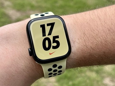 45mm Apple Watch Nike Sport Band Prototype - Luminous Green/Armory  display picture 1
