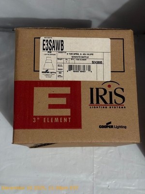 NEW Iris Lighting E3SAWB 2 TOR SPRG 3 Adj Slope W/White Baffle 5243895