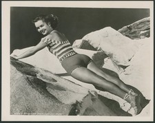 Debbie Reynolds 8x10 Vintage 1950s Hollywood Actress Pin-Up Sexy Photo Debbie Reynolds 8x10 Vintage 1950s Hollywood Actress Pin-Up Sexy Photo