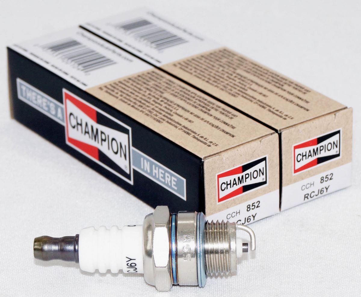 Set of 2 Champion Copper Plus 852 Spark Plugs RCJ6Y