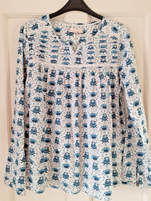 Mirasol Langarmshirt mit Biesendetail. Größe 12