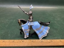 BRITAINS 1997 Mounted Medieval Knight Black Horse w/ Blue Skirt