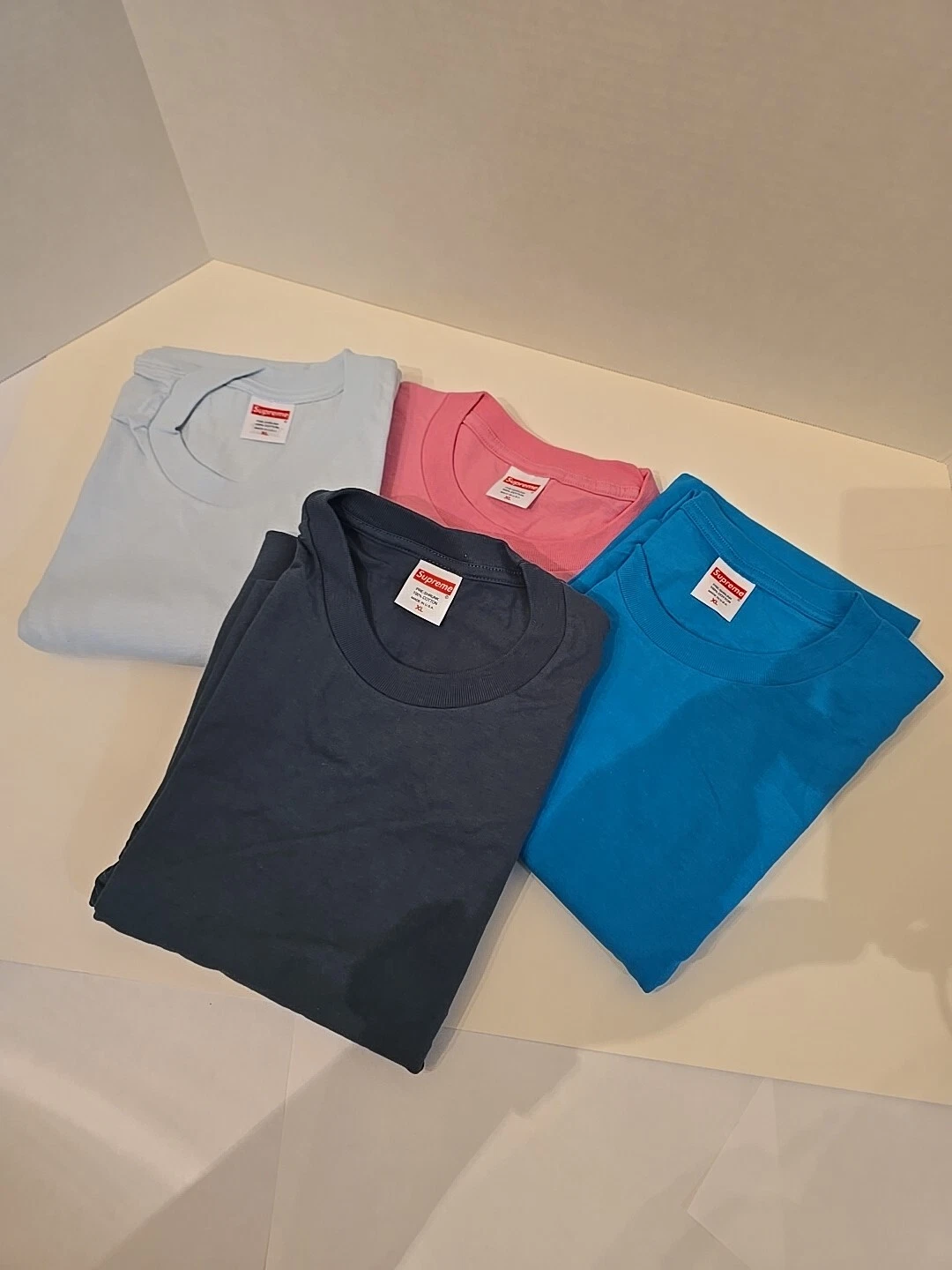 Lot de 4 multicolores Supreme neuf taille XL